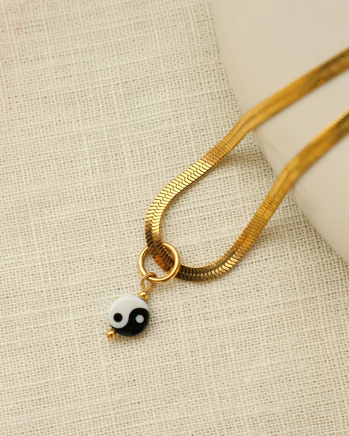 Mare | Charm Yin Yang (shell)