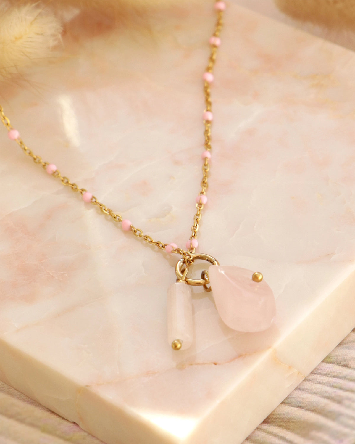 Neva | Necklace Light Pink