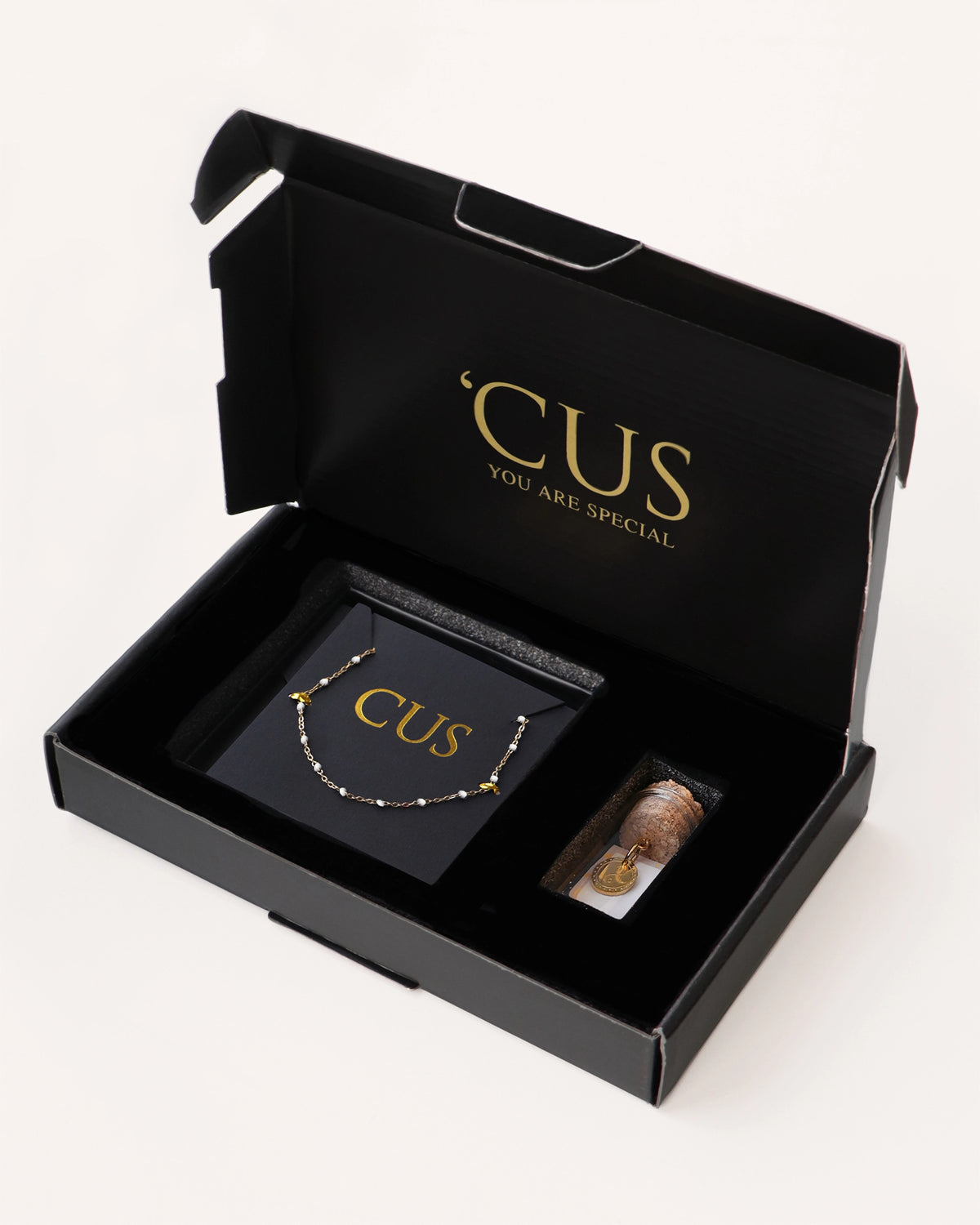 CUS Balance | Ketting Cadeaubox Goud
