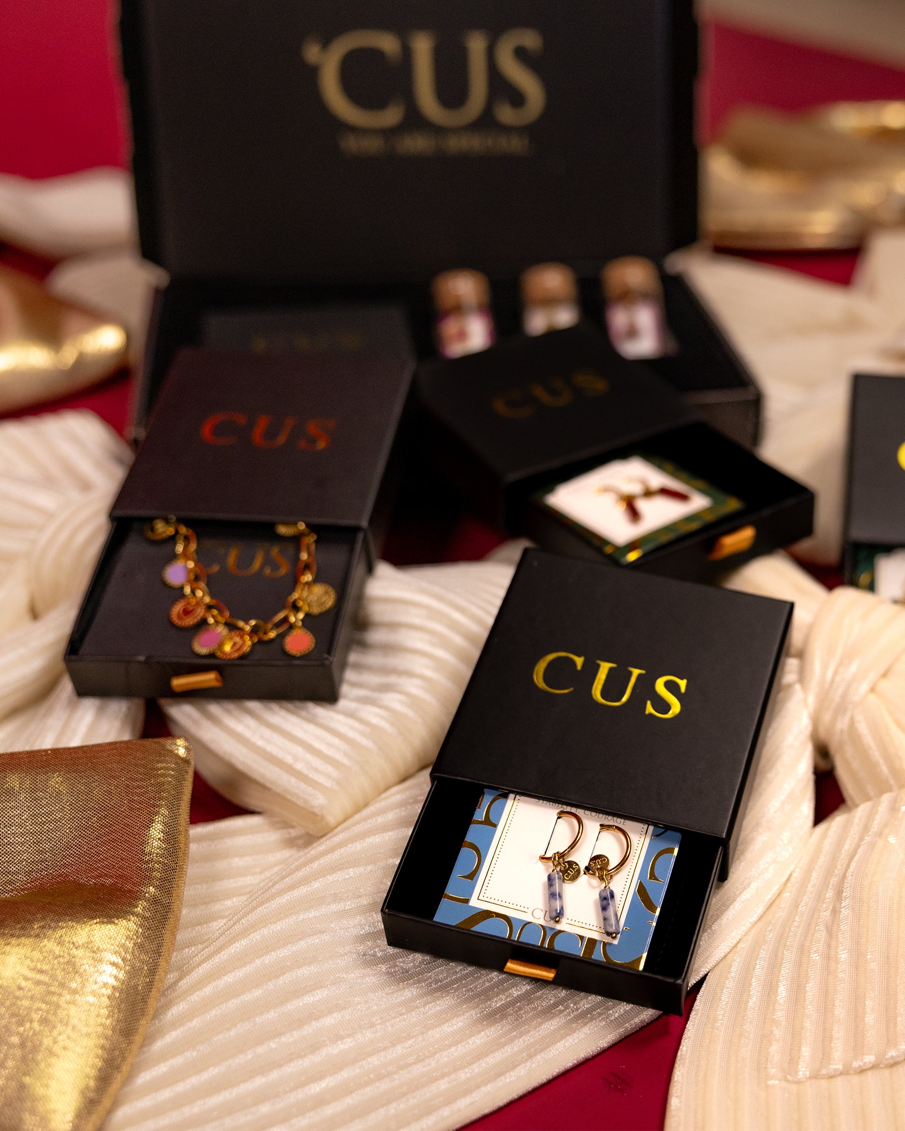 CUS Meaningful Colours | Ketting Cadeaubox Goud