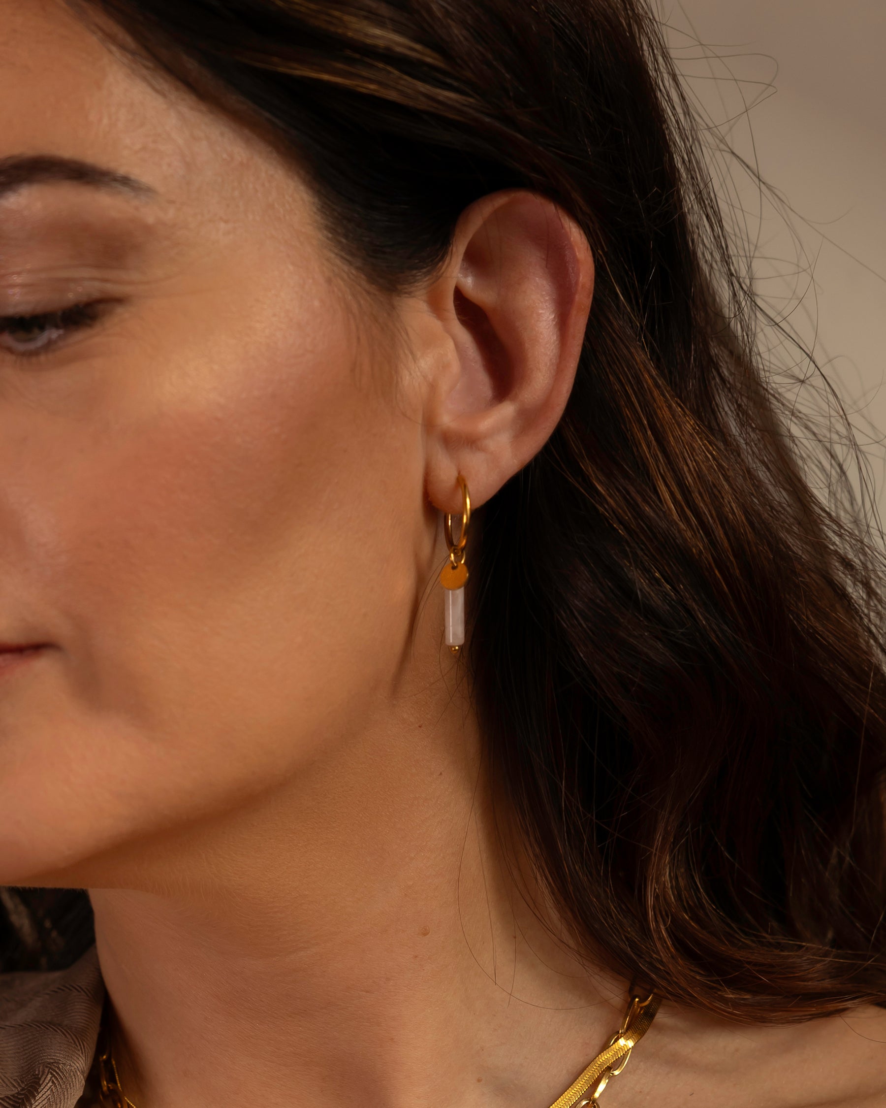 CUS Gaia | Oorbellen Milky Quartz Cadeaubox Goud