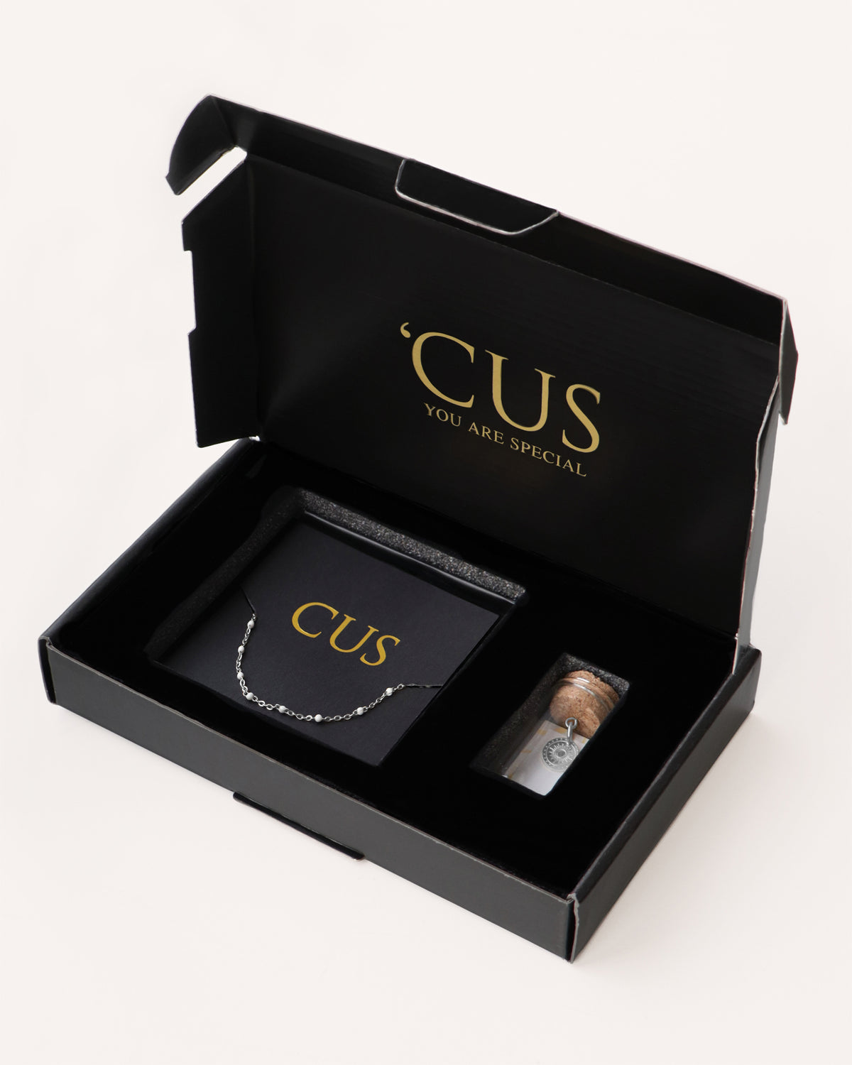 CUS-Geschenk | Armbänder Dara oder Neva mit Anhänger Silber